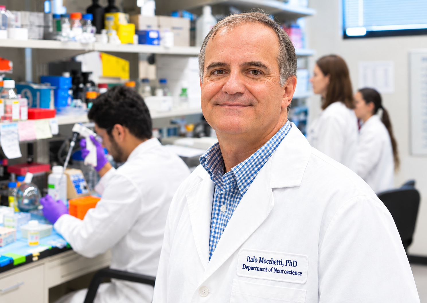 Dr Italo Mocchetti in the lab